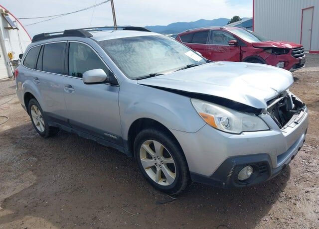 2013 SUBARU Outback