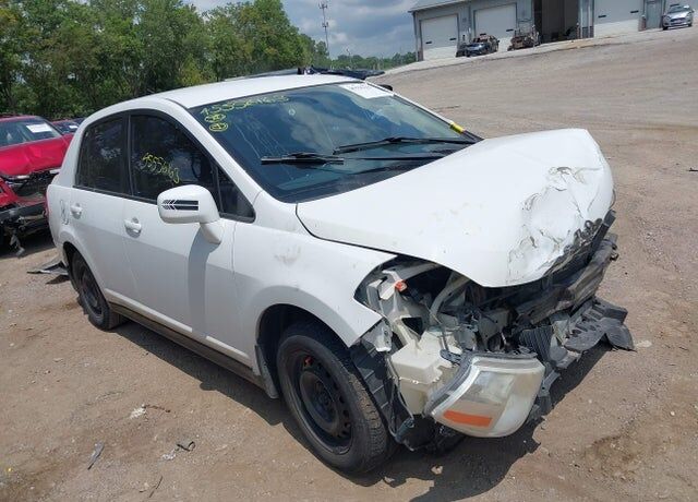 2010 NISSAN Versa