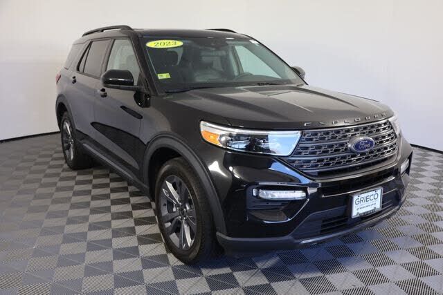 2023 FORD Explorer