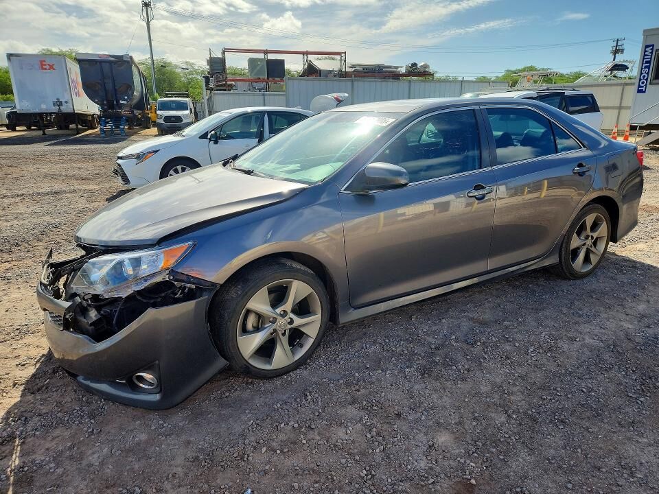2013 TOYOTA Camry