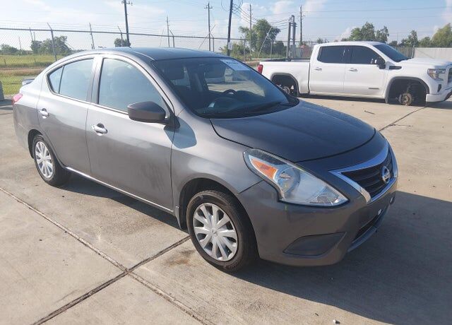 2017 NISSAN Versa