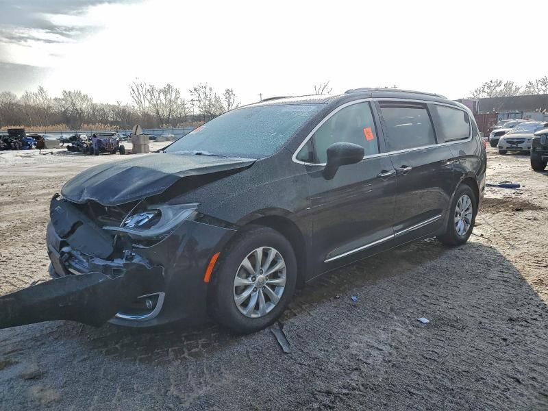 2019 CHRYSLER Pacifica