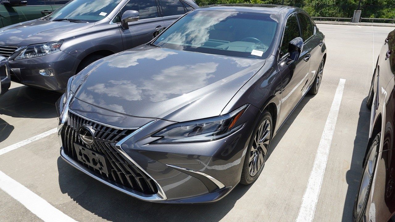 2024 LEXUS ES