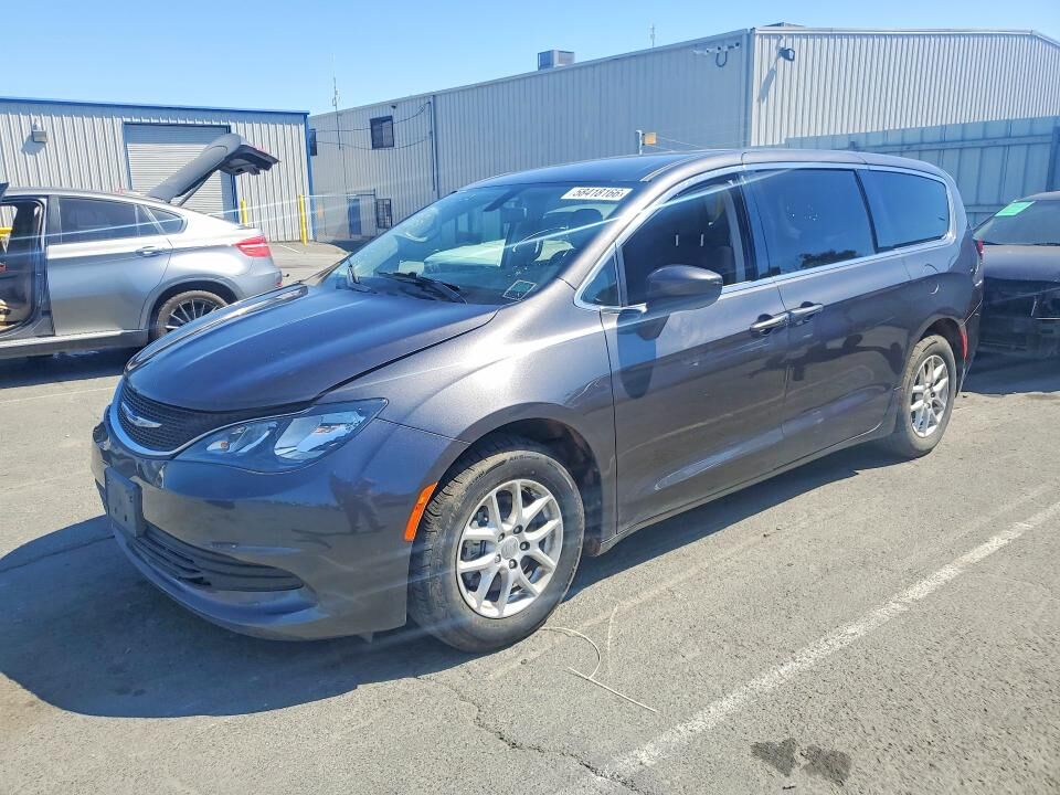 2020 CHRYSLER Voyager