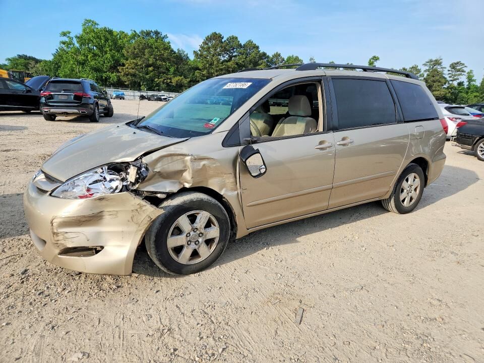 2010 TOYOTA Sienna