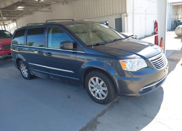 2014 CHRYSLER Town and Country