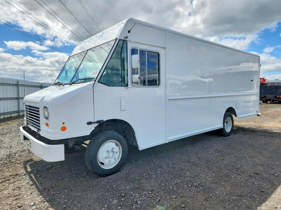 2016 FREIGHTLINER MT 45G Front Gasoline Engine Walk in Van Chassis