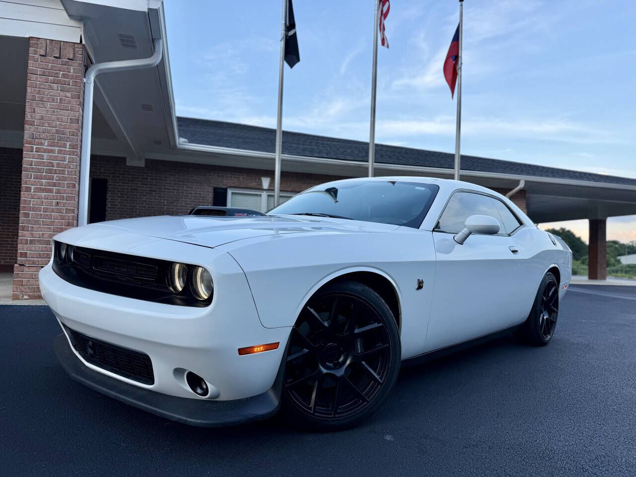 2016 DODGE Challenger