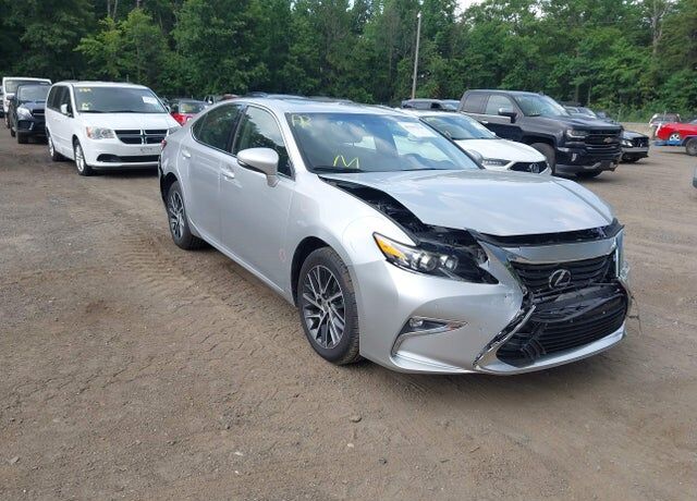 2016 LEXUS ES