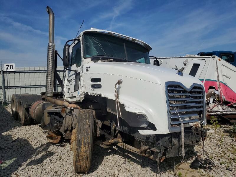 2012 MACK CXU