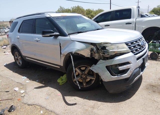 2017 FORD Explorer