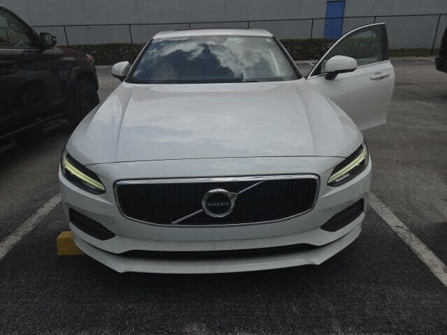 2018 VOLVO S90