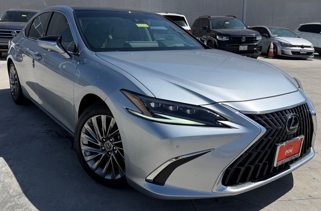 2024 LEXUS ES
