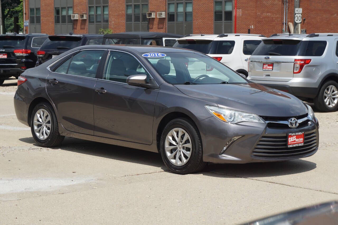 2016 TOYOTA Camry
