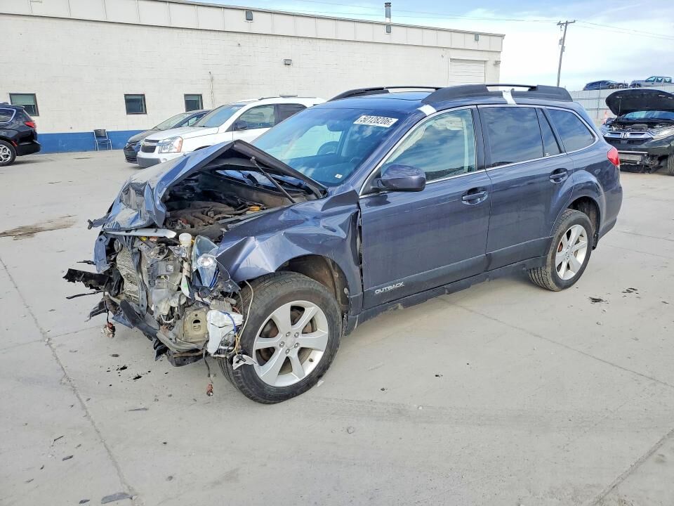 2014 SUBARU Outback