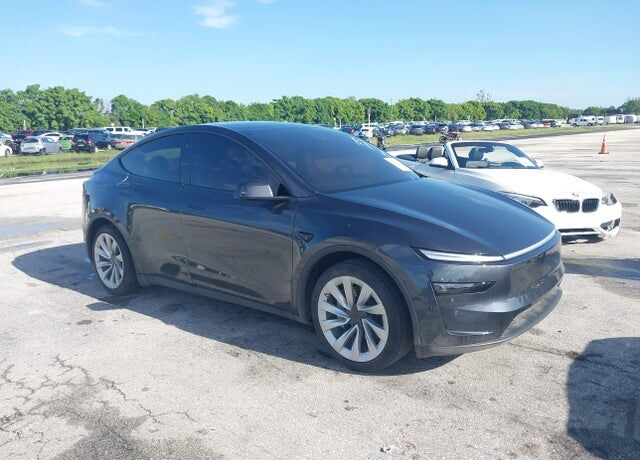 2026 TESLA Model Y