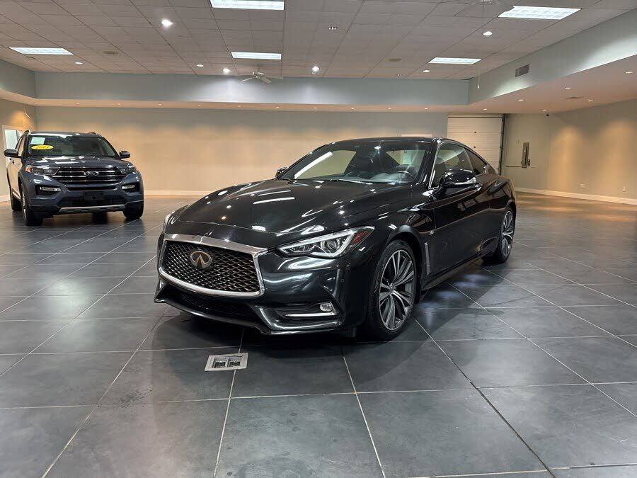 2017 INFINITI Q60