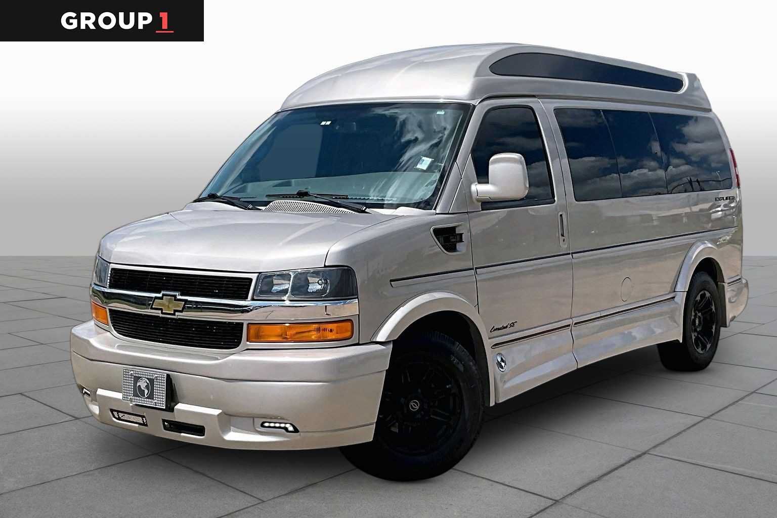 2022 CHEVROLET Express