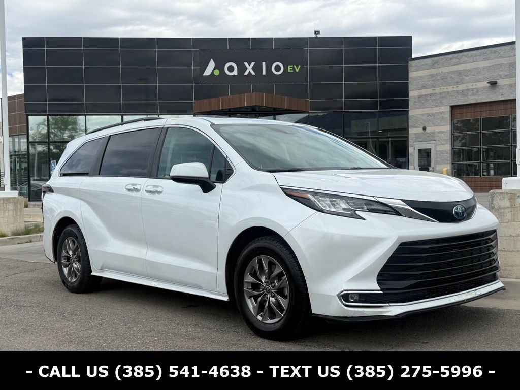 2023 TOYOTA Sienna
