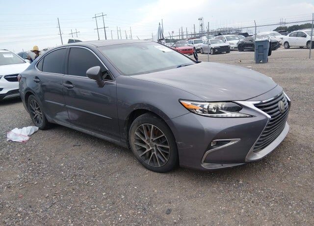 2016 LEXUS ES