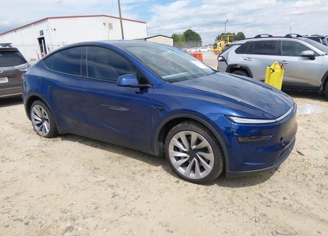 2026 TESLA Model Y