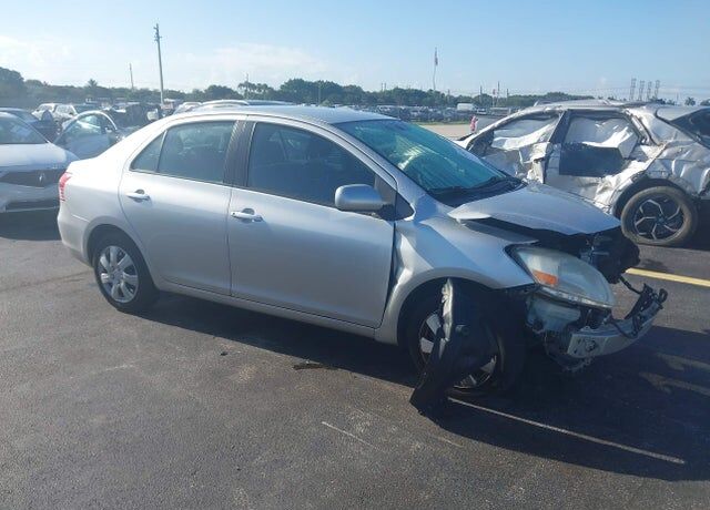 2012 TOYOTA Yaris