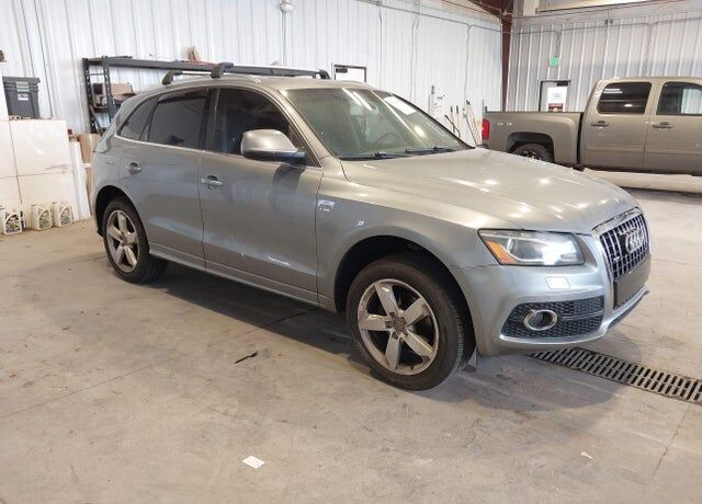 2011 AUDI Q5