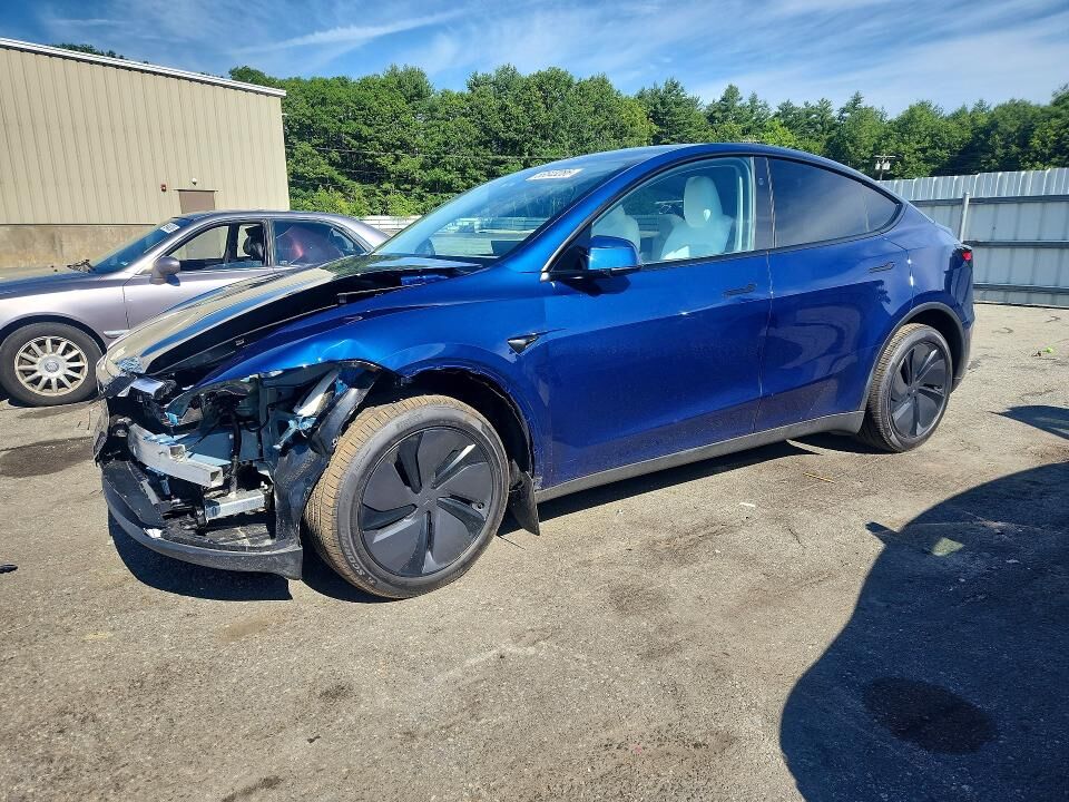 2026 TESLA Model Y