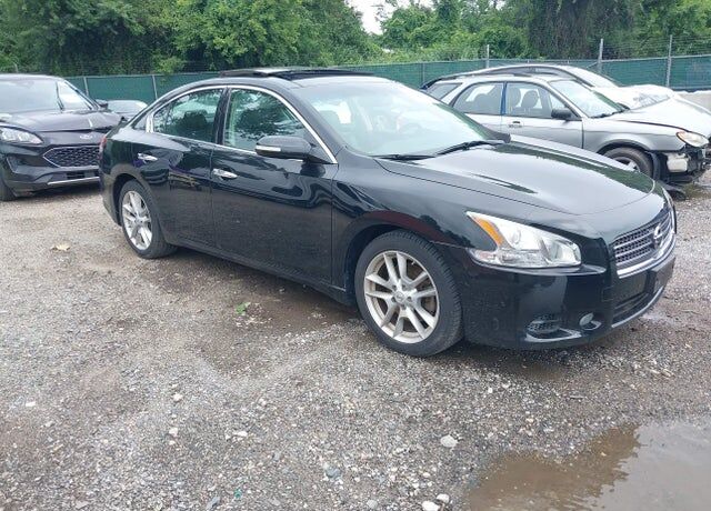 2010 NISSAN Maxima