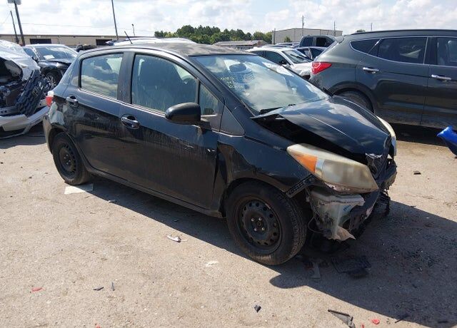 2013 TOYOTA Yaris