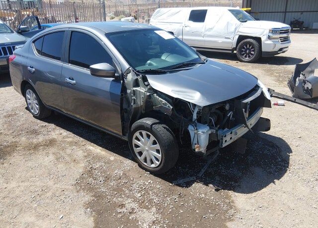 2016 NISSAN Versa