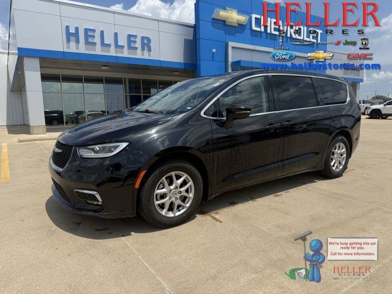 2023 CHRYSLER Pacifica