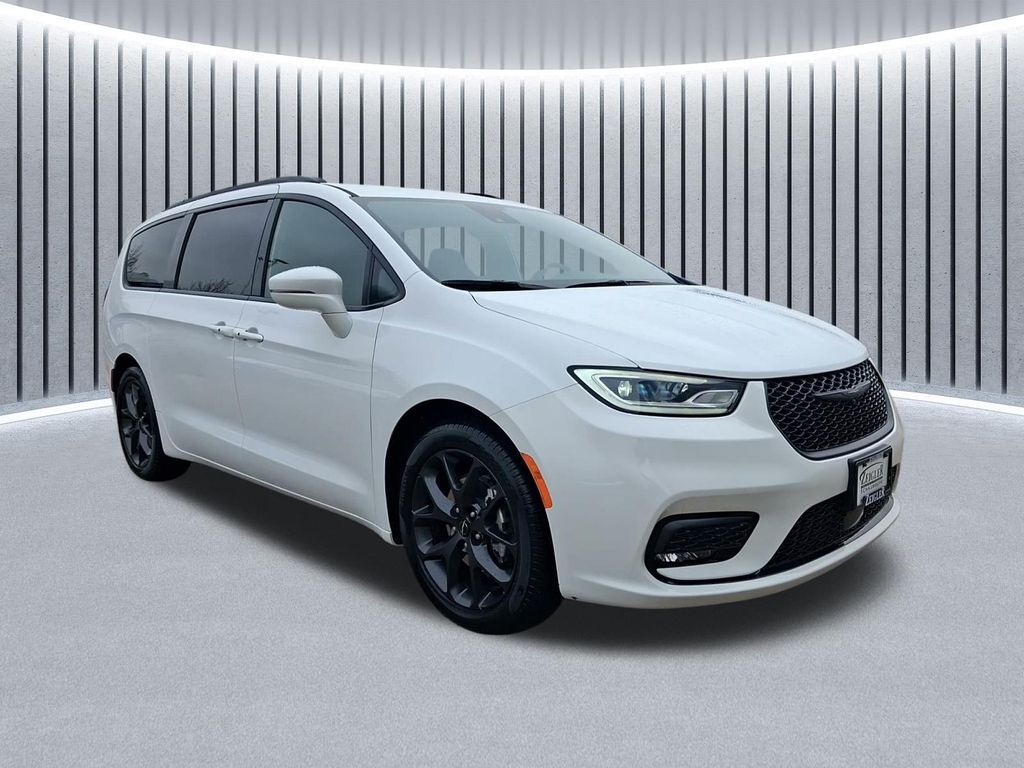 2022 CHRYSLER Pacifica