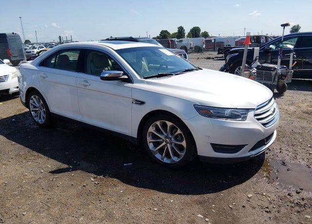 2013 FORD Taurus
