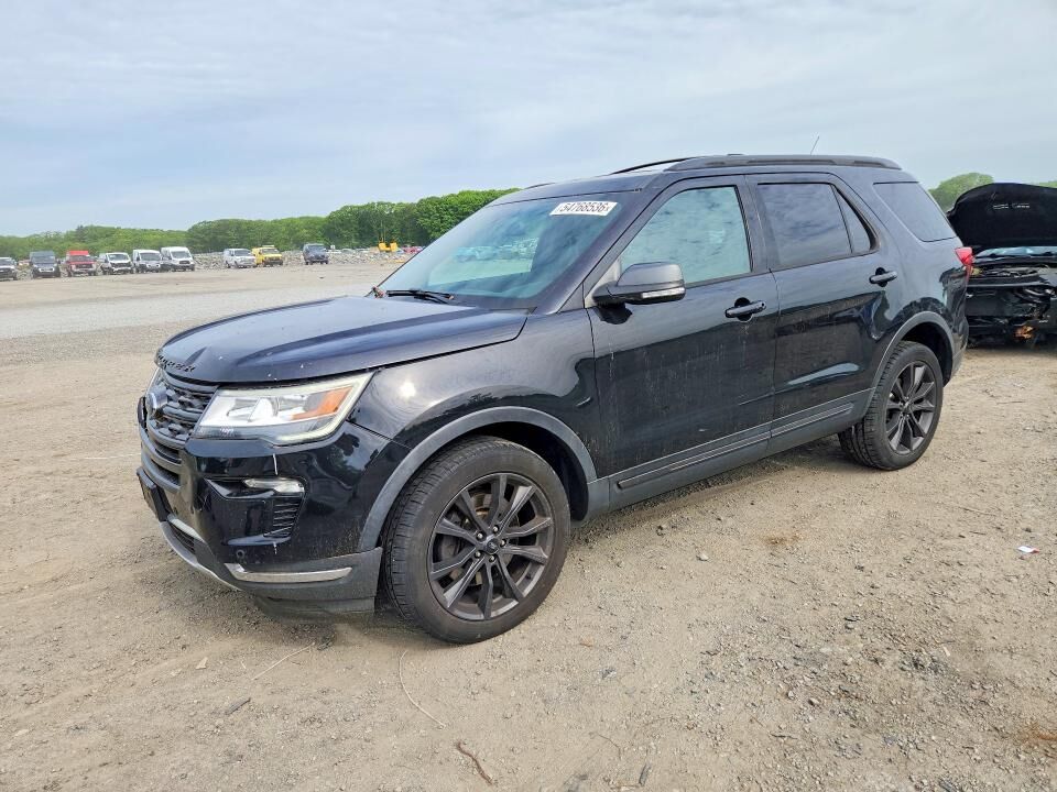 2018 FORD Explorer