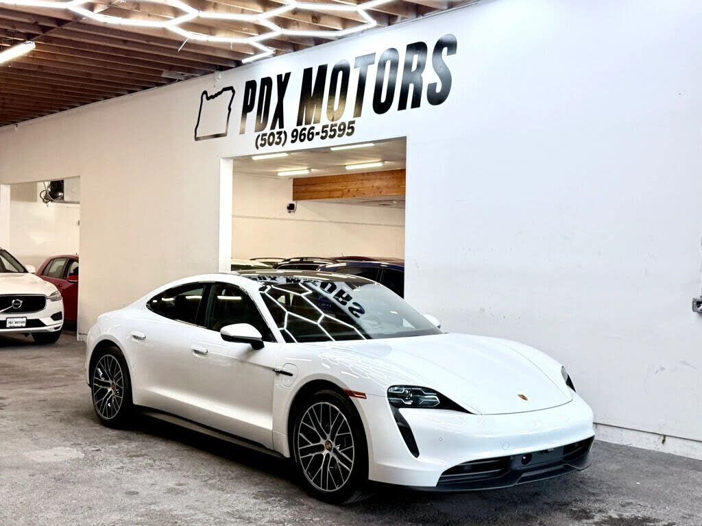 2021 PORSCHE Taycan