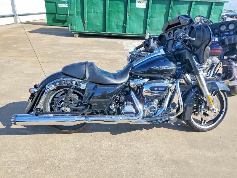2018 HARLEY DAVIDSON FLHX / Street Glide
