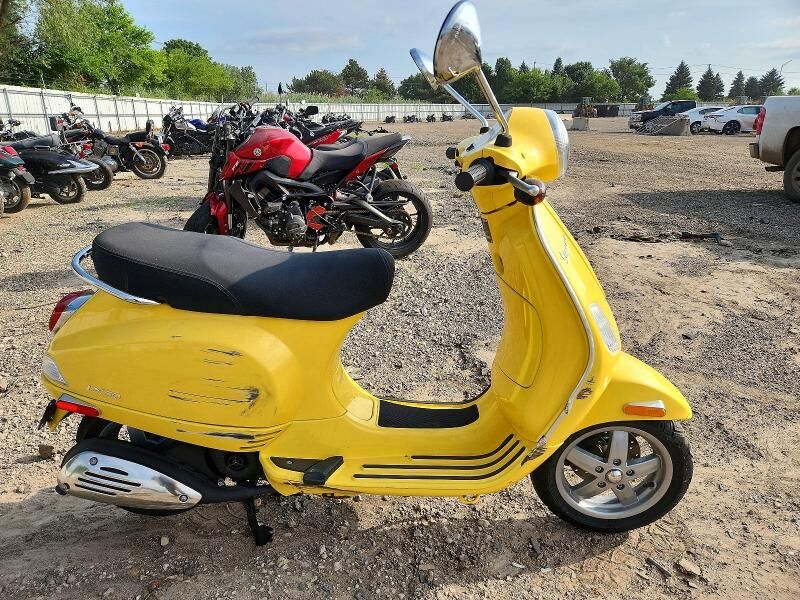 2008 PIAGGIO AND VESPA LX
