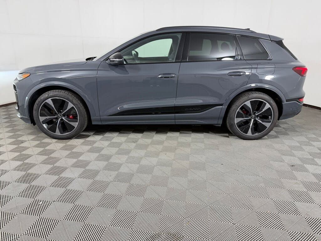 2025 Audi SQ6