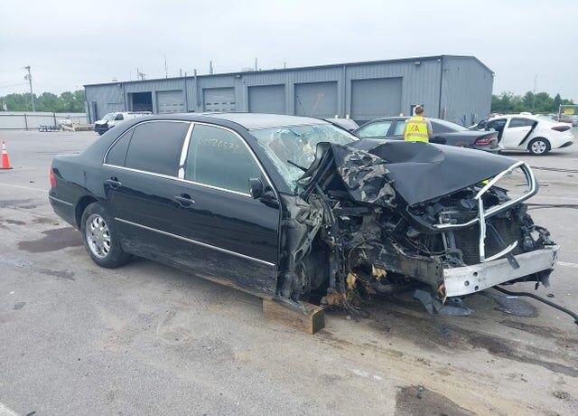 2002 LEXUS LS