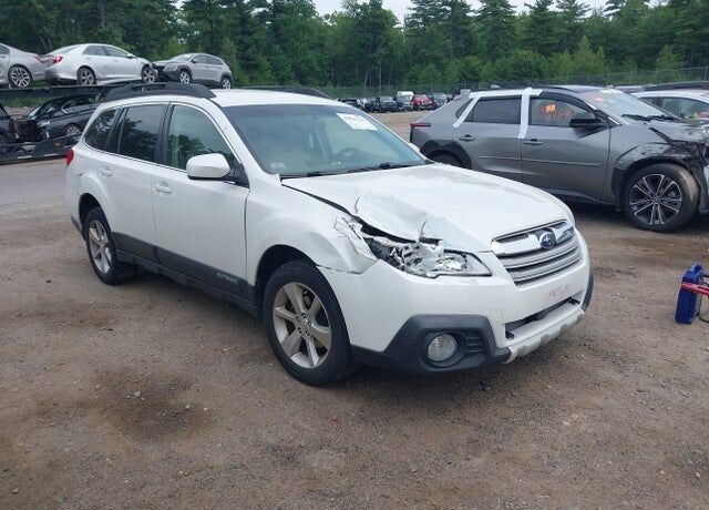 2014 SUBARU Outback