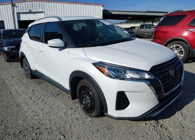 2021 NISSAN Kicks