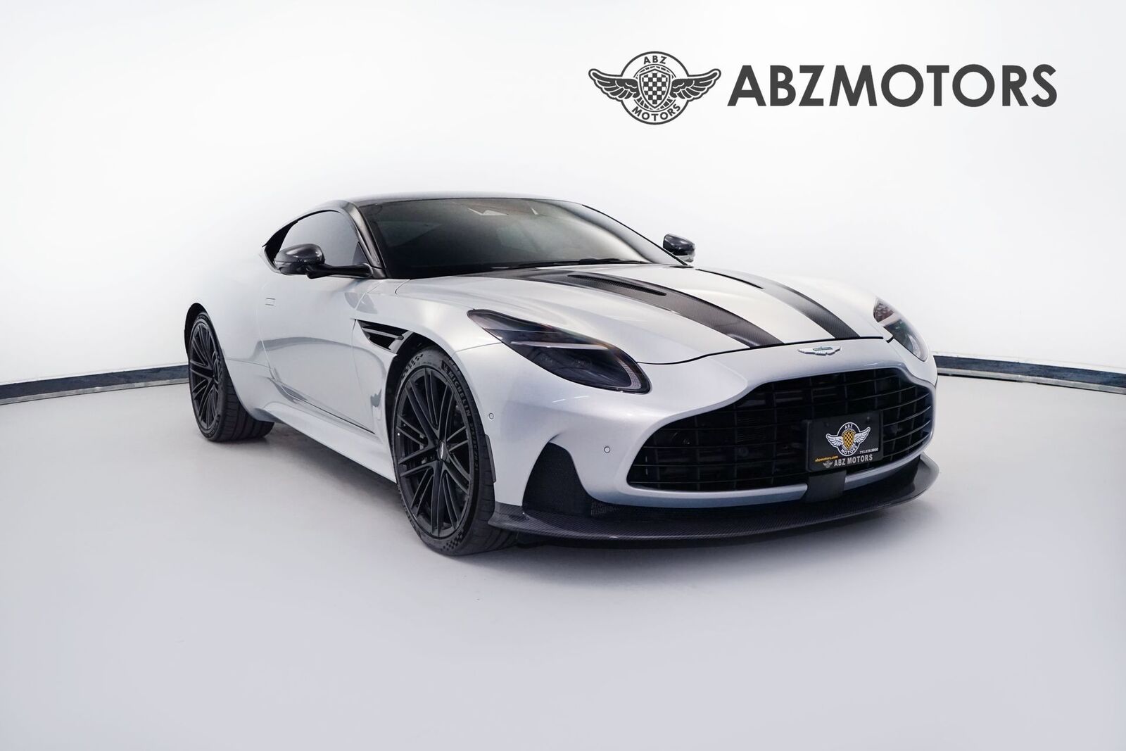2025 ASTON MARTIN DB12