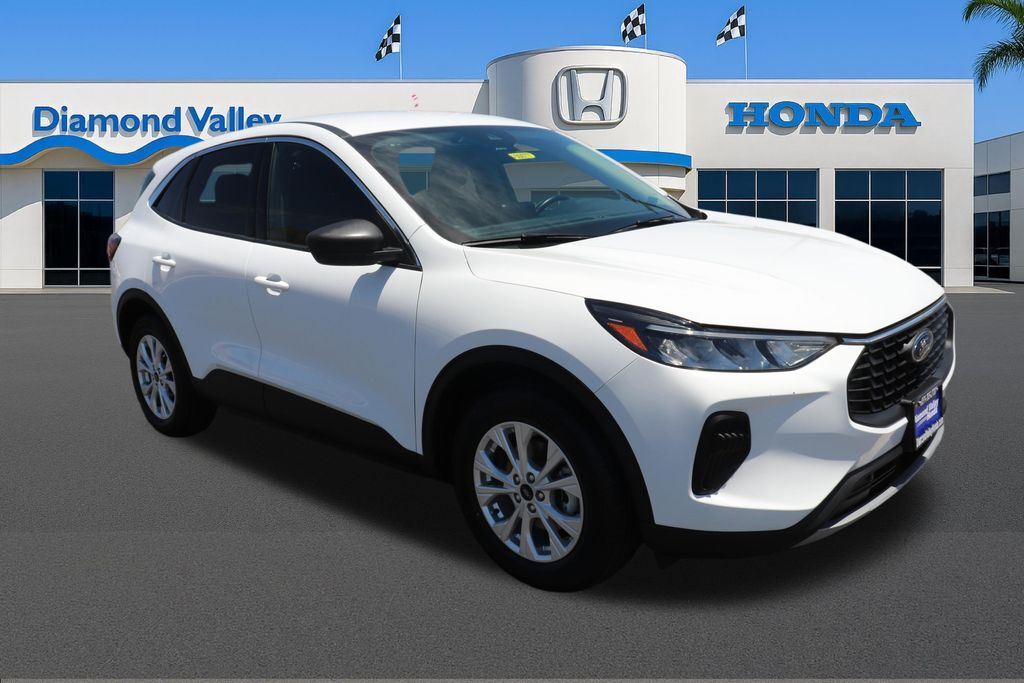 2024 FORD Escape