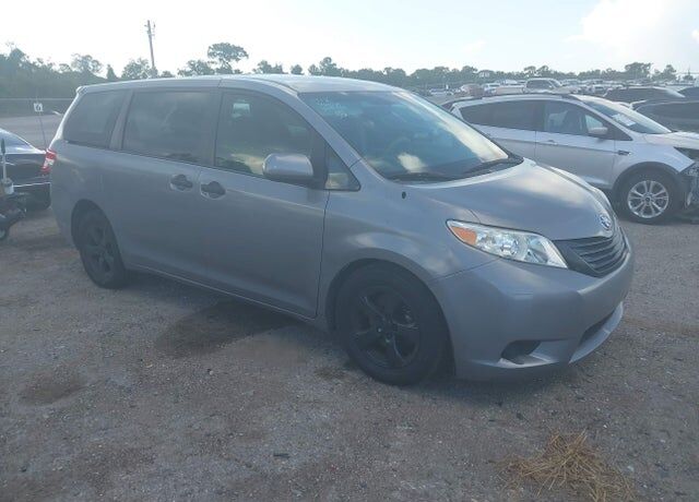2014 TOYOTA Sienna
