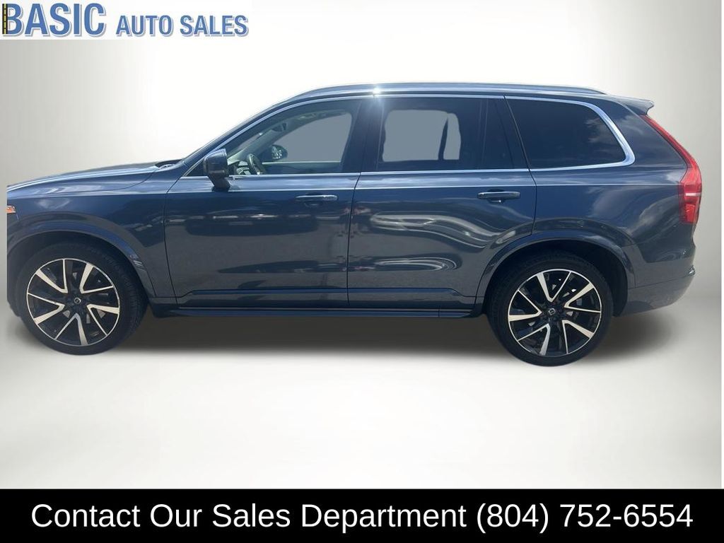 2022 VOLVO XC90
