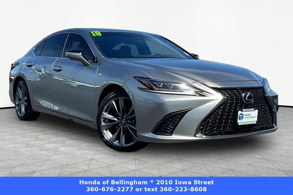 2019 LEXUS ES