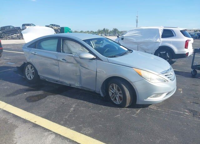 2013 HYUNDAI Sonata