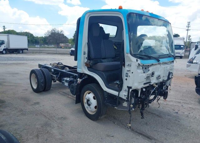 2023 ISUZU NPR-HD