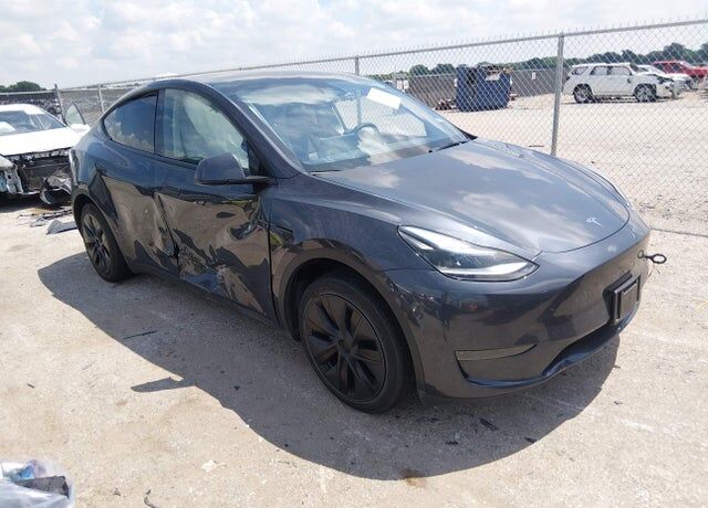 2025 TESLA Model Y